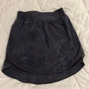 Lululemon high rise hotty hot skirt